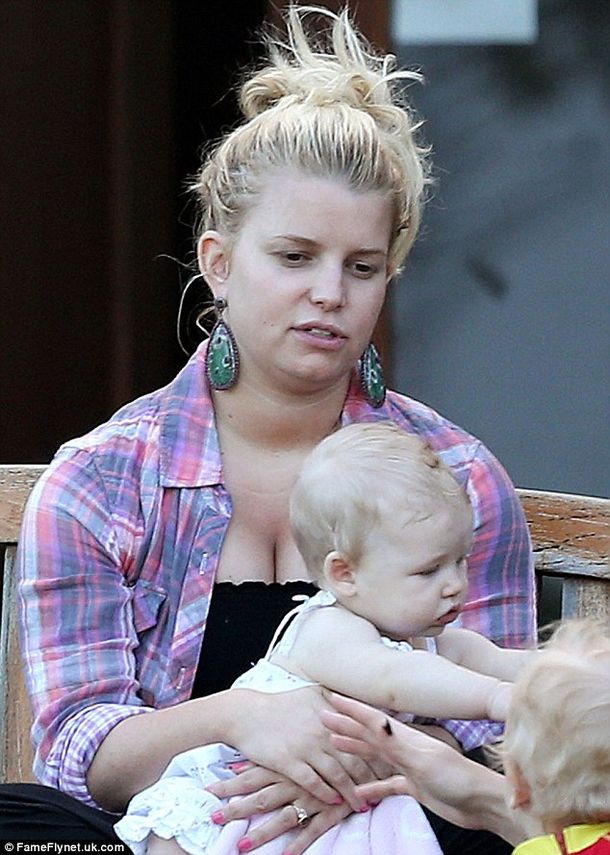 Jessica Simpson sin maquillaje