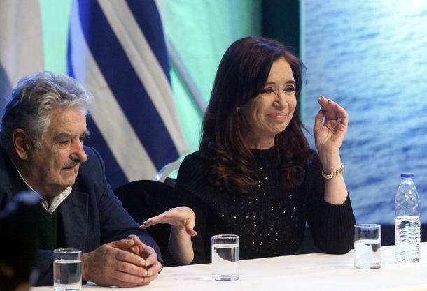 En un acto con Mujica, Cristina destacó la unidad regional
