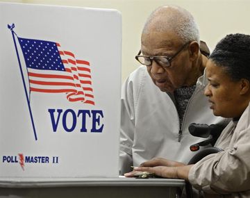 Barack Obama saca ventaja en los estados indecisos