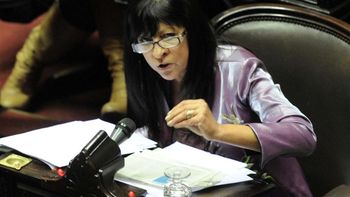 diana conti: pretenden atacar a gils carbo, pero avasallan al congreso diana conti: pretenden atacar a gils carbo, pero avasallan al congreso