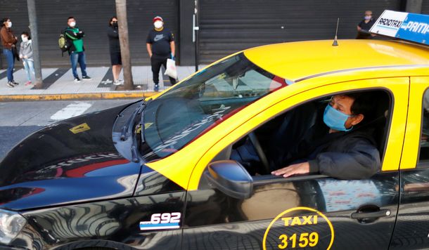 Ciudad: desde hoy sube un 30% la tarifa de taxis