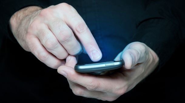 Otro papelón de la justicia uruguaya: un año preso por un SMS que no existió