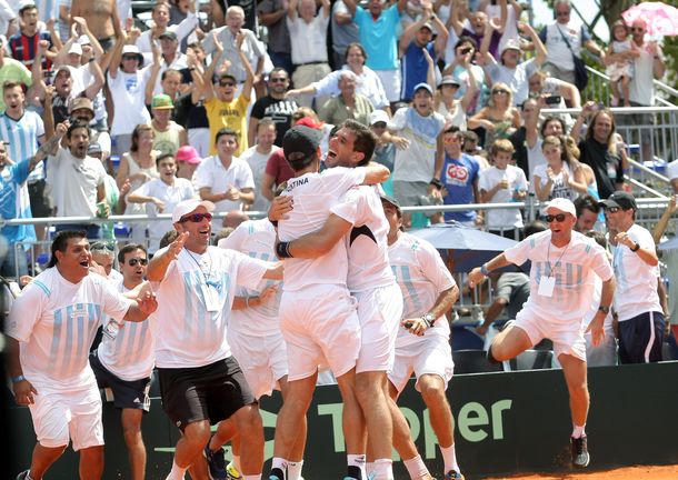 A cuartos de final: Delbonis venció a Bellucci y Argentina eliminó a Brasil