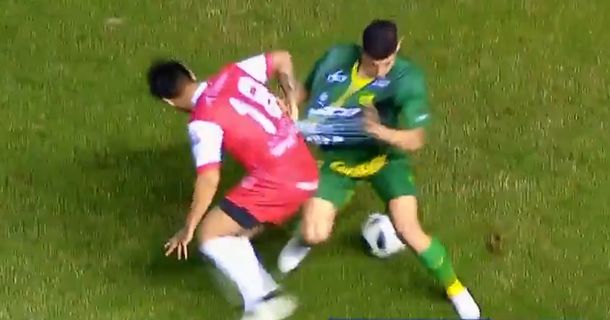 ¡Que viva el fútbol, Pisculichi! El soberbio caño del ex River ante Defensa y Justicia