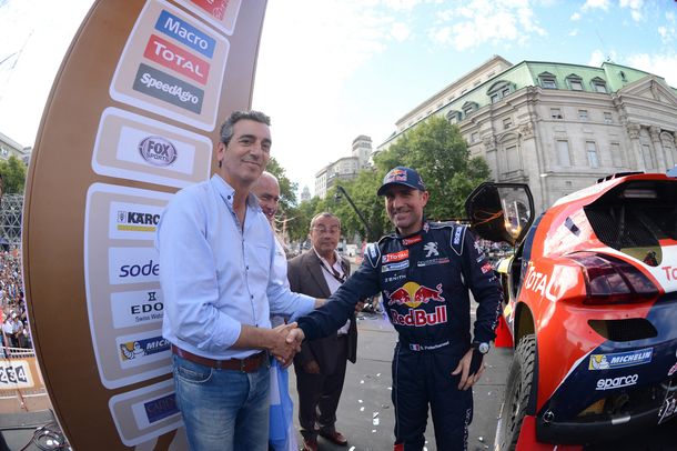 Randazzo acusó a Scioli de ser el candidato de Clarín dentro de la interna del FPV