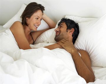 Un estudio revela que la mujer que practica sexo oral es más feliz