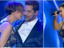 David Bisbal le corrió la cara a Chenoa en un show. David Bisbal le corrió la cara a Chenoa en un show.
