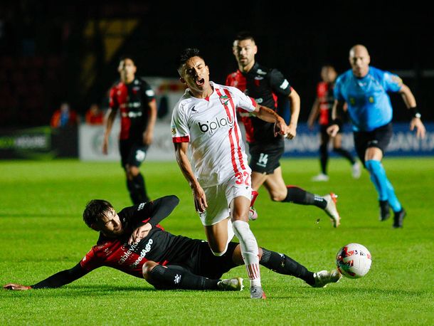Estudiantes empató con Colón y es el primer clasificado