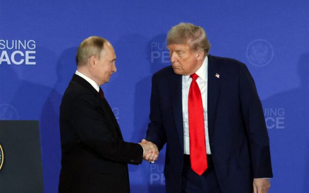 Vladimir Putin y Donald Trump en Alaska.