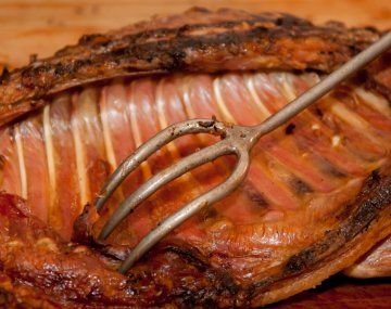 Pagaron fortuna por un almuerzo para dos y un detalle en el ticket las hizo enojar