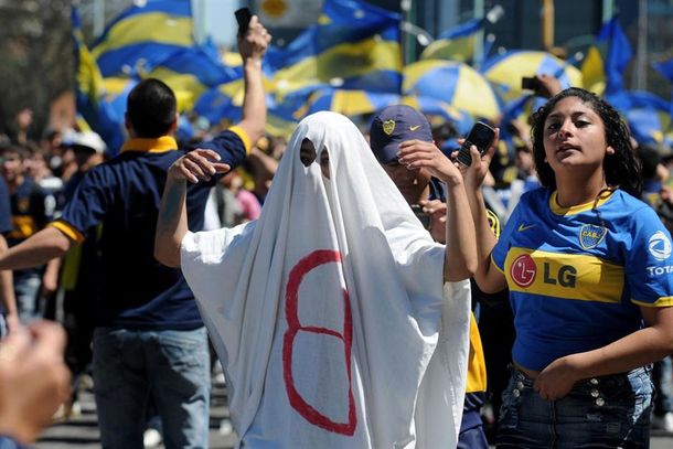 ¿El Fantasma De La B Estuvo En El Monumental?