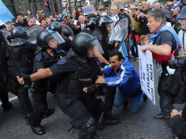 La brutal represión de la policía 