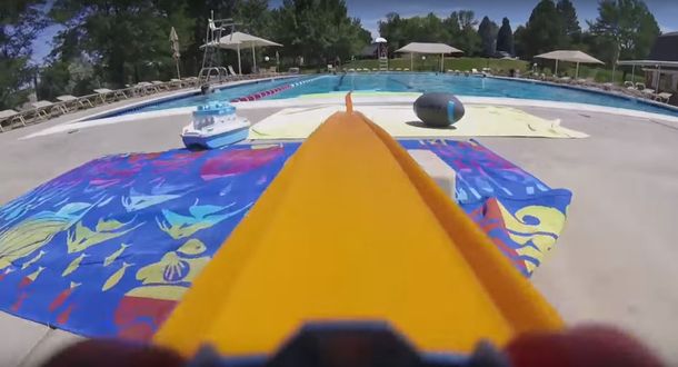 VIDEO: Mirá la vertiginosa carrera de un autito de colección