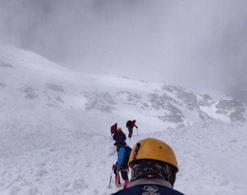 Revelan un video previo a la tragedia de ocho alpinistas en el Himalaya
