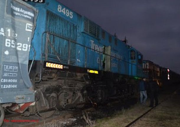 Un tren de pasajeros embistió a un carguero en Chacabuco: hay 20 heridos