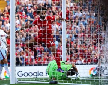 El Liverpool de Mac Allister goleó al Aston Villa del Dibu Martínez