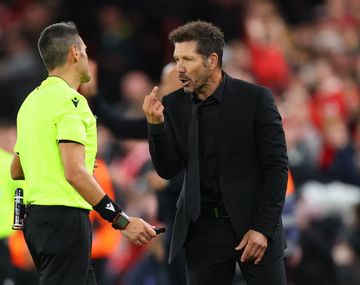 Habló el hincha del Liverpool cruzó a Simeone tras el escándalo en Anfield: Cobarde