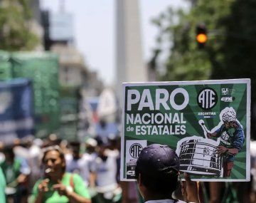 Estatales anunciaron un paro general para el 11 de febrero contra la reforma laboral.