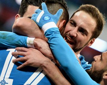Imparable: Higuaín marcó un doblete para que gane Nápoli