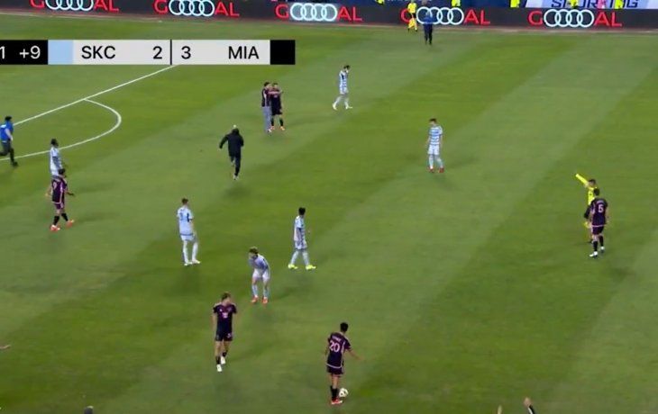 La veloz intervención del guardaespaldas de Messi ante invasión de un hincha