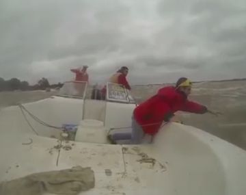 VIDEO: Así rescataron a un pescador