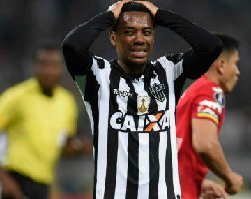 Condenaron a nueve años de prisión a futbolista Robinho por violación en grupo