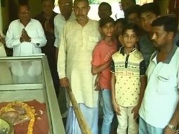 Así veneran a la vaca con cabeza humana