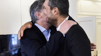 cafe, agua mineral y a solas: asi fue el encuentro entre macri y tinelli cafe, agua mineral y a solas: asi fue el encuentro entre macri y tinelli