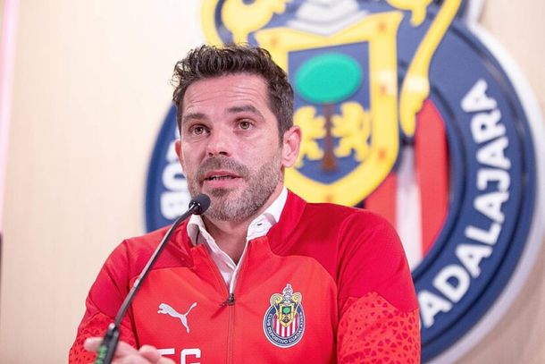 Mal presente de Fernando Gago en Chivas: la dura crítica de la prensa