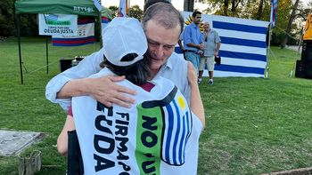 Cabildo Abierto necesita 70.000 firmas para habilitar un nuevo plebiscito en Uruguay. Cabildo Abierto necesita 70.000 firmas para habilitar un nuevo plebiscito en Uruguay.