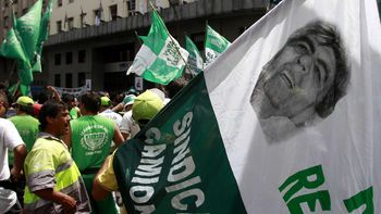 moyano pidio un 34% de aumento para los camioneros moyano pidio un 34% de aumento para los camioneros