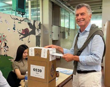 Fiscal de la mesa donde votó Macri reveló qué había en la bolsa con facturas