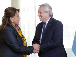 Fernández se reunió con la presidenta de Honduras