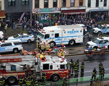Pánico y horror: las imágenes del tiroteo en el subte de Nueva York