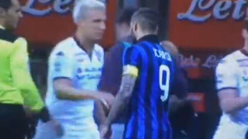 los hombres de wanda: maxi lopez le nego el saludo a mauro icardi en la cancha los hombres de wanda: maxi lopez le nego el saludo a mauro icardi en la cancha