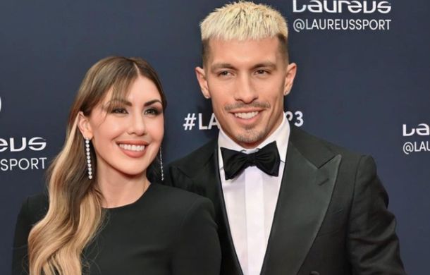 Lisandro Martínez y su novia