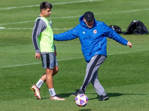 La reflexión y la propuesta de Gabriel Milito sobre el lujo en los jugadores de inferiores