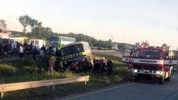 entre rios: un muerto y 17 heridos entre rios: un muerto y 17 heridos