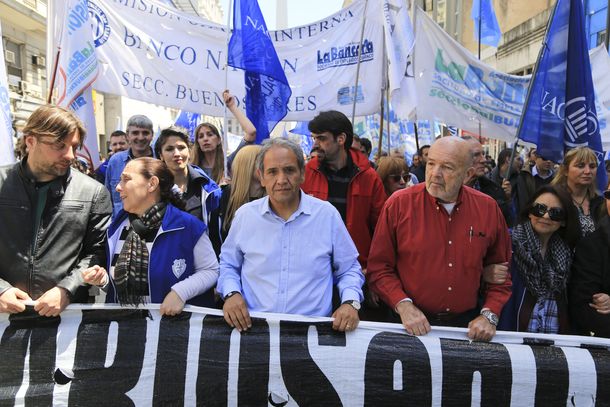 Bancarios acordaron un aumento de 29%