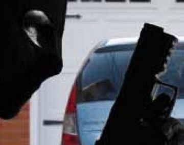 Les falló la entradera: fueron por 200 mil dólares y se llevaron 4 mil pesos