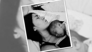 Barón con Momo recién nacido en su pecho Barón con Momo recién nacido en su pecho