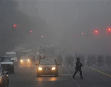 No se ve nada: una densa niebla afecta a la Ciudad y alrededores
