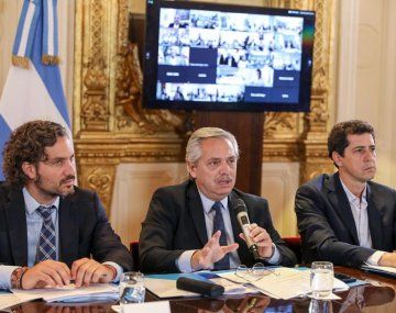 Santiago Cafiero, Alberto Fernández y Wado de Pedro