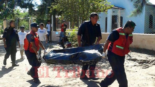 Una joven mató de una puñalada a su pareja cuando quiso golpearla