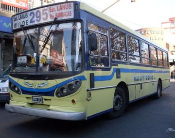 Violento asalto a un colectivero de la línea 295 en Lanús