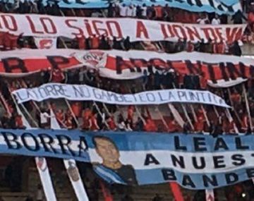 La dedicatoria de la hinchada de River a Latorre