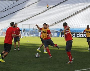 La confianza del DT suizo: Vamos a parar a Messi y clasificar a los cuartos