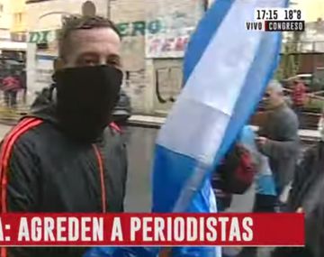 Congreso: agredieron a un periodista en una marcha anticuarentena