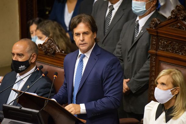 Marzo se perfila como un mes clave para las grandes reformas del gobierno uruguayo.