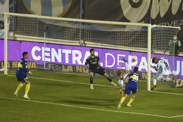 Un Boca alternativo venció a Atlético en Tucumán y se prende